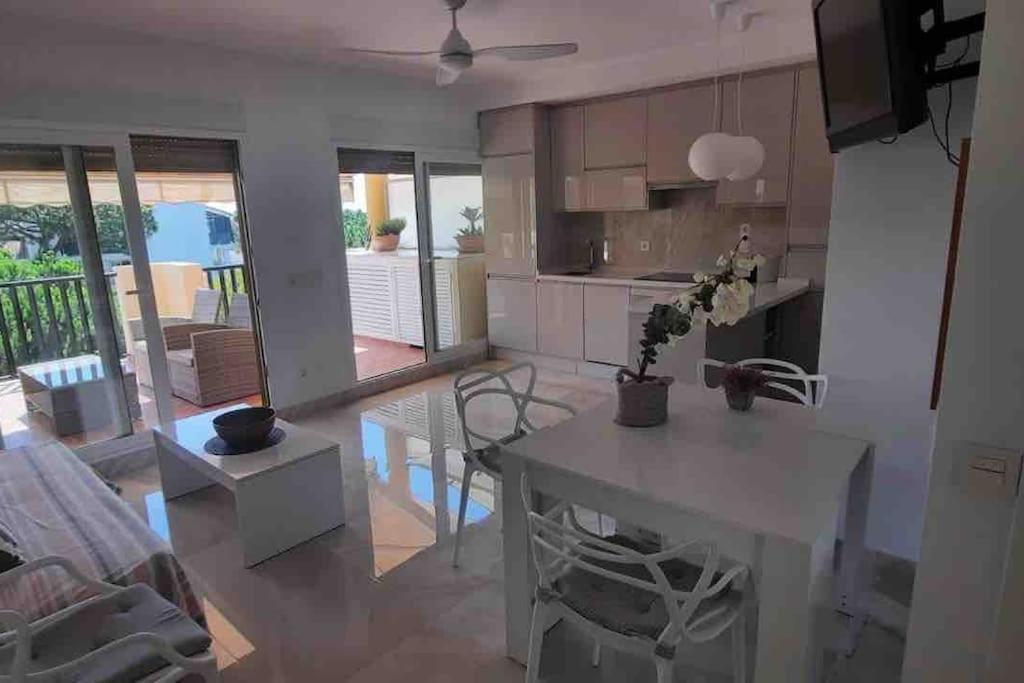 Beachfront Romana Playa Elviria
