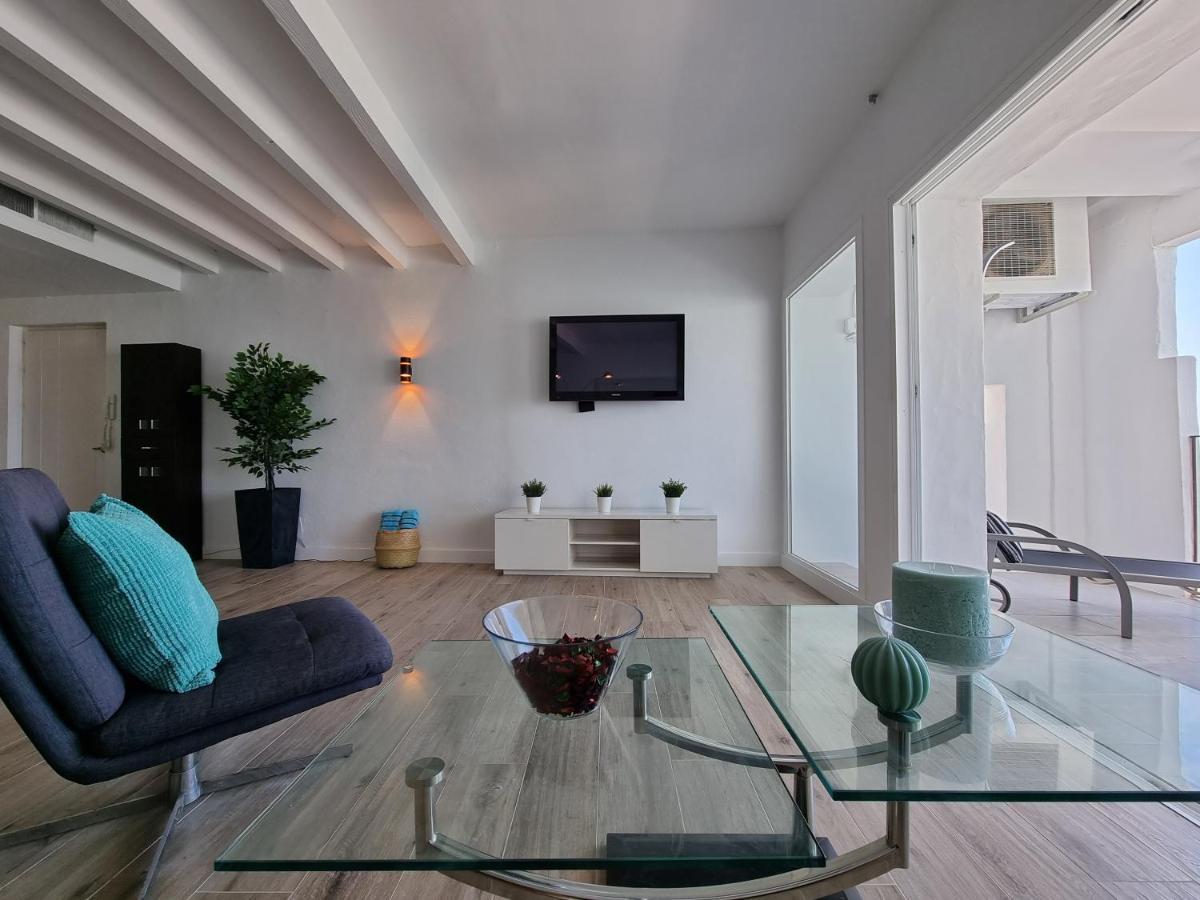 2 Bedroom Frontline Puerto Banus Views Rdr299 Apartment Marbella
