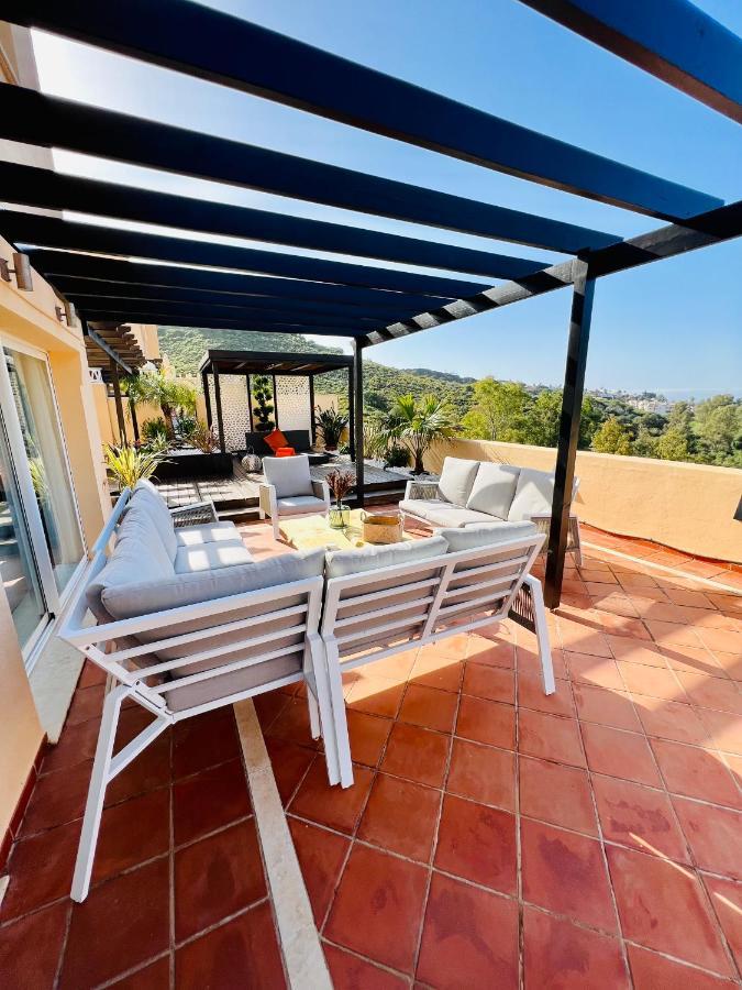 Penthouse Au Calme Avec Vue Nature Environnante Et Tres Grandes Terrasses