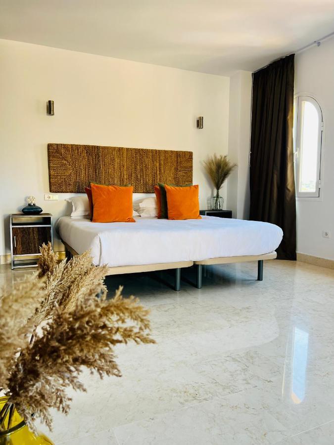 Penthouse Au Calme Avec Vue Nature Environnante Et Tres Grandes Terrasses Marbella