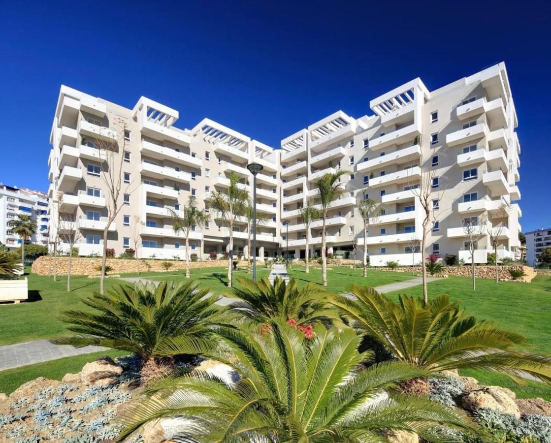 Apartment Elegant 2br Apt In Residential Area / Rooftop Pool *