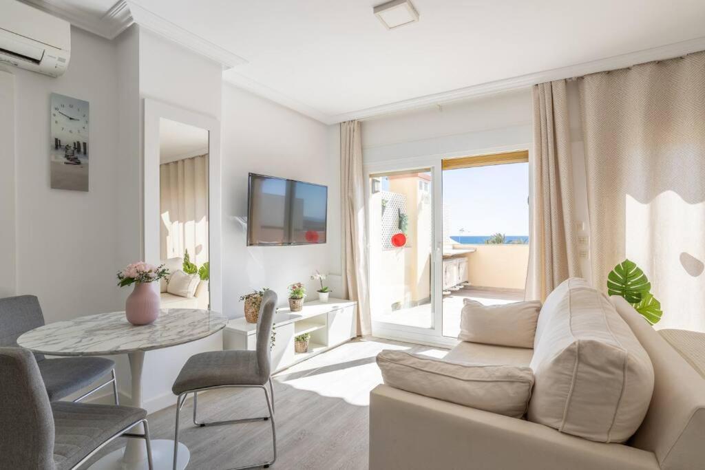 Appartement Elviria,studio Cu Vedere La Mare *