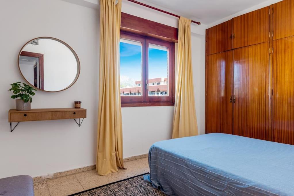 Apartment With Free Parking And Pool *