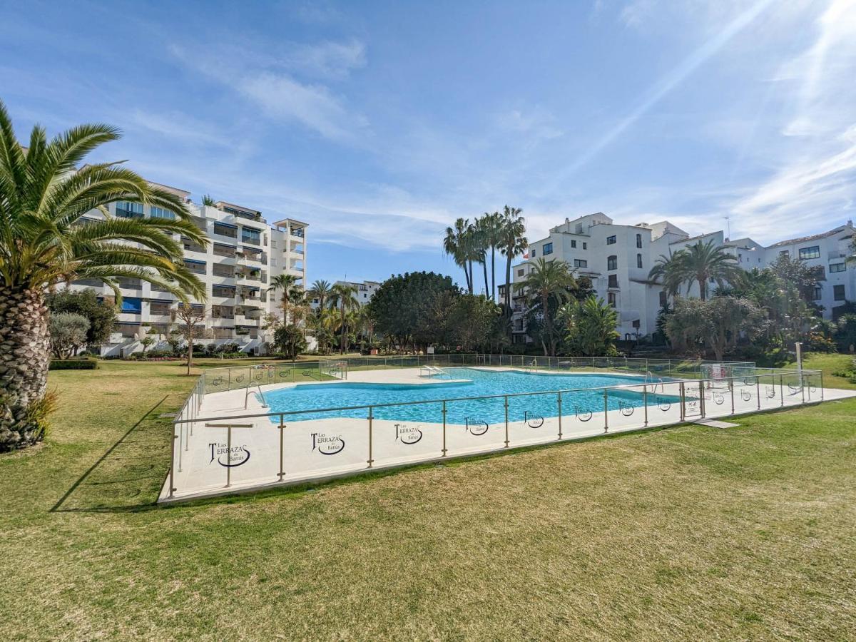 Apartment Harbor Getaway In The Heart Of Puerto Banus With Walking Dictance To Everything Marbella