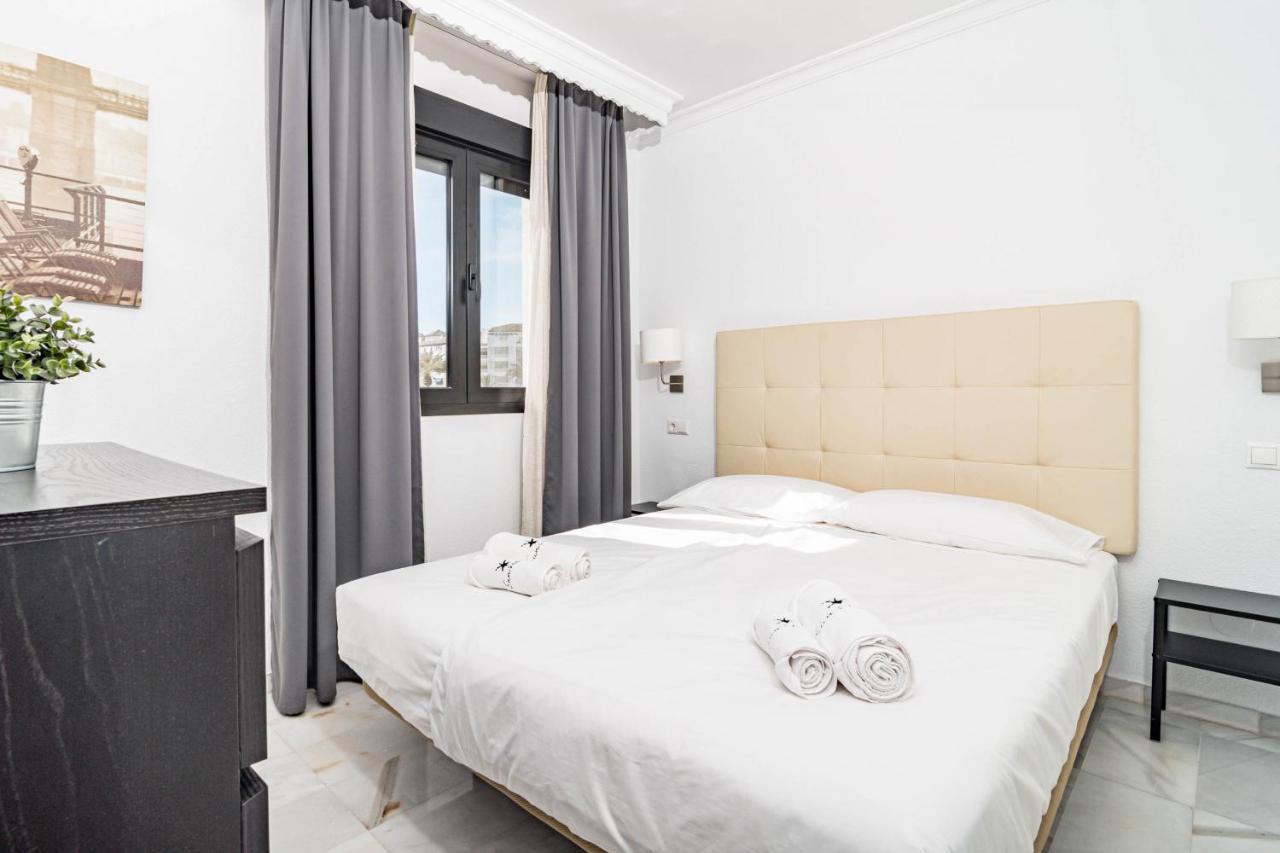 Apartment Harbor Getaway In The Heart Of Puerto Banus With Walking Dictance To Everything Marbella