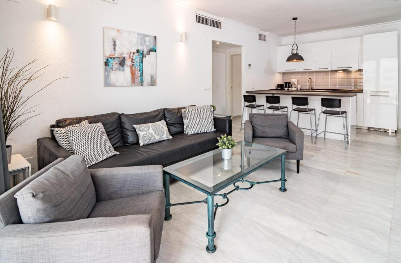 Harbor Getaway In The Heart Of Puerto Banus With Walking Dictance To Everything