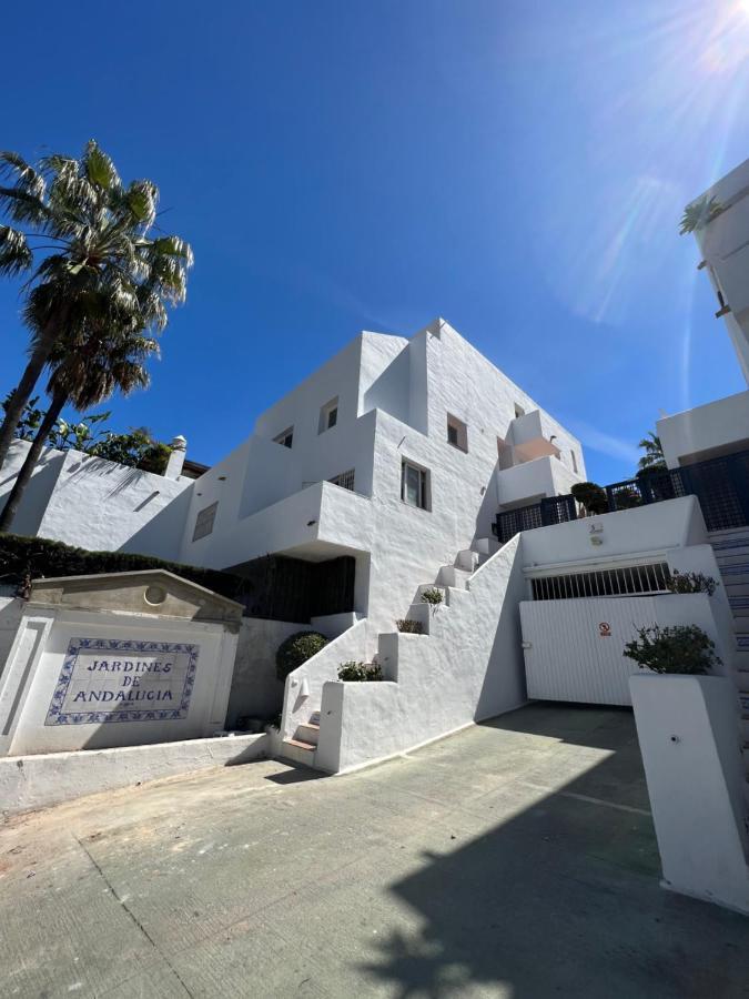 Apartamento Impeccable Large With Immense Terrace And Private Garden Overlooking The Mountain, Featuring 2 Bedrooms And Sleeping Up To 4 Guests Located 100 Meters From Plaza Maestranza *
