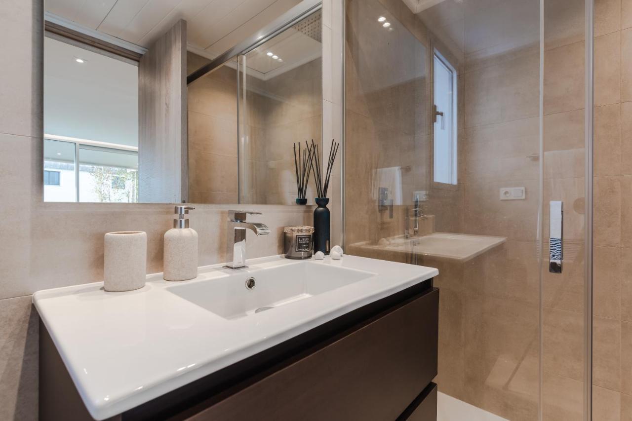 Penthouse - Royal Banus Apartment *