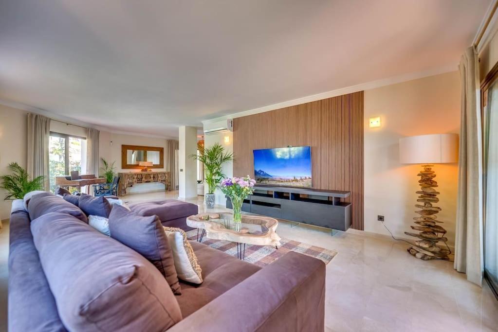 Beachfront Apartamento Marbella