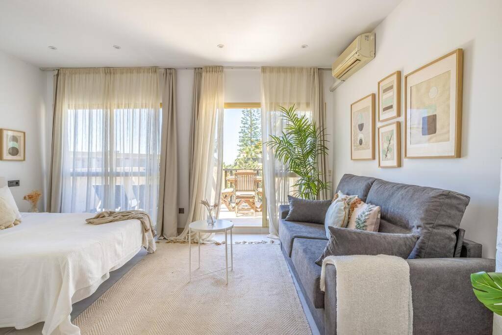 Oleholidays 726 Romana Playa Junto Al Mar Apartment *
