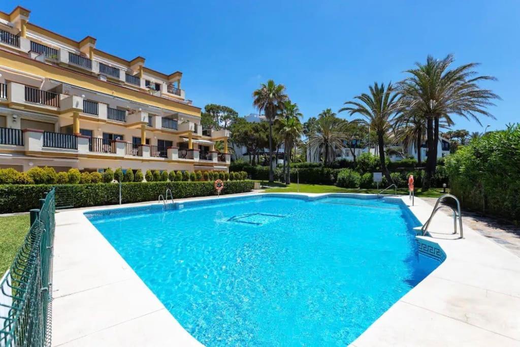 Appartement Elviria,studio Cu Vedere La Mare *