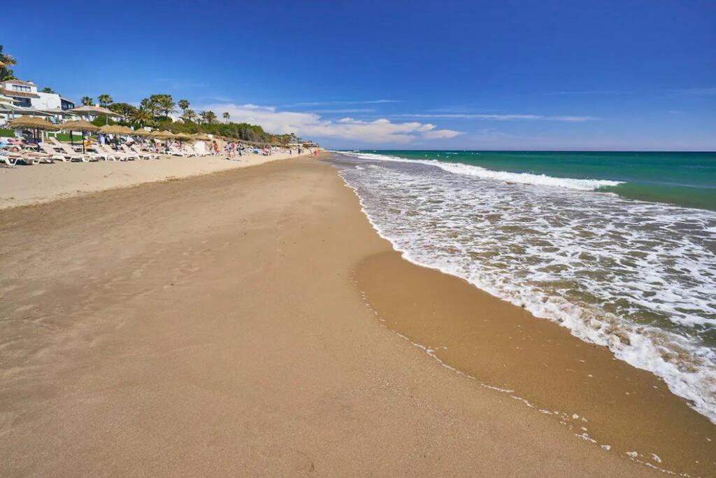 Appartement Elviria,studio Cu Vedere La Mare *
