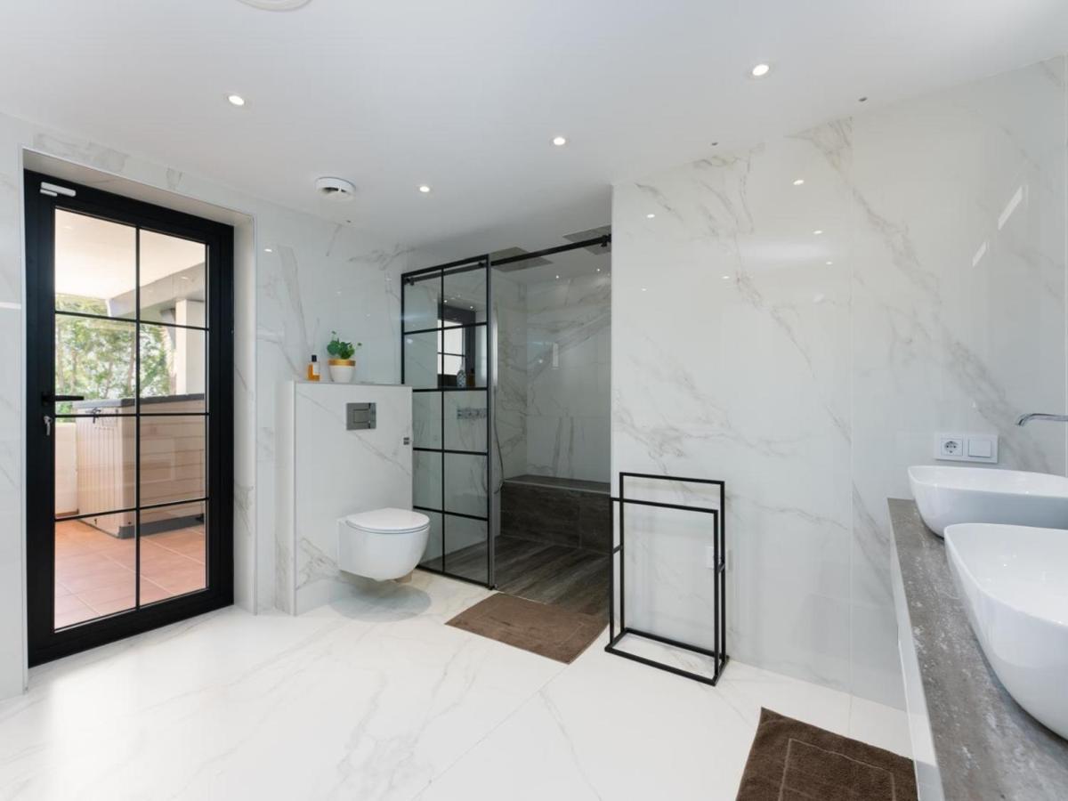 Castiglione Luxury Beachfront Duplex Penthouse Apartamento