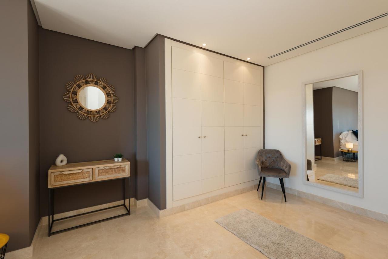 Penthouse With Sea Views In Nueva Andalucia Marbella