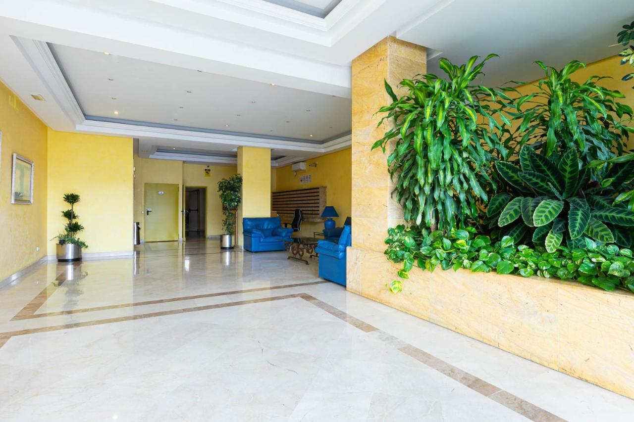 Apartment Puerto Banus, Marina Banus, 2br, 2bth, Pool, Parking, Marbella, 1j Marbella