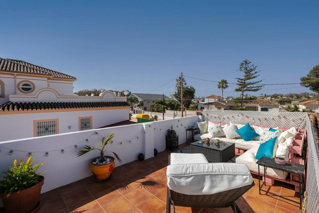 Spanish Style, Elegant 3 Bedroom - 5 Minutes From The Beach! Holiday home