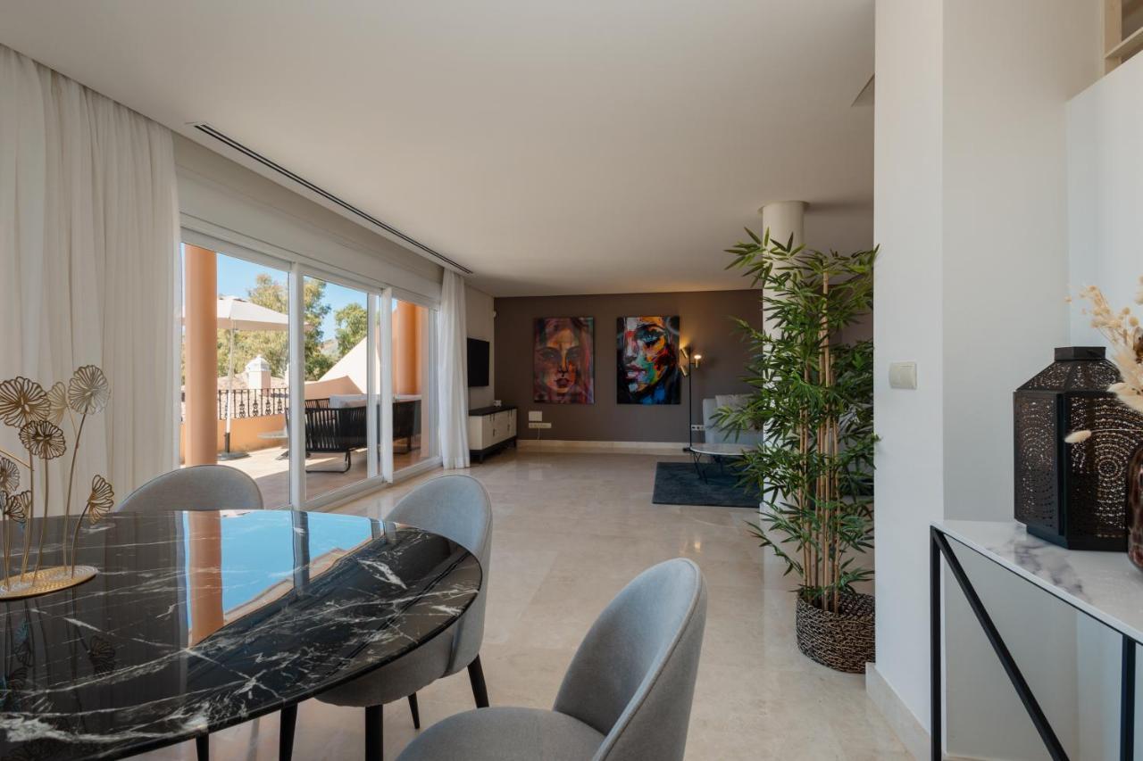 Penthouse With Sea Views In Nueva Andalucia *