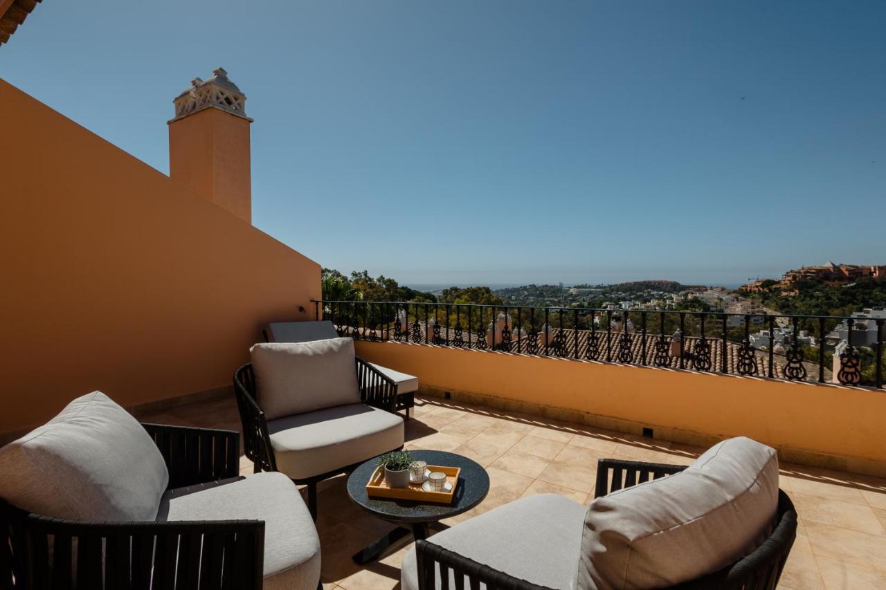 Apartment Penthouse With Sea Views In Nueva Andalucia Marbella