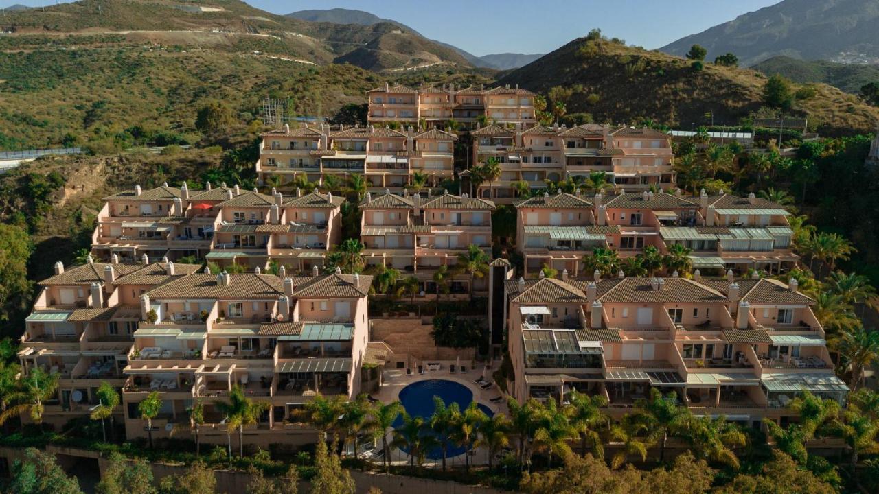 Apartment Penthouse With Sea Views In Nueva Andalucia