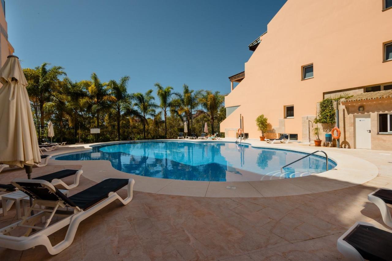 Apartment Penthouse With Sea Views In Nueva Andalucia *