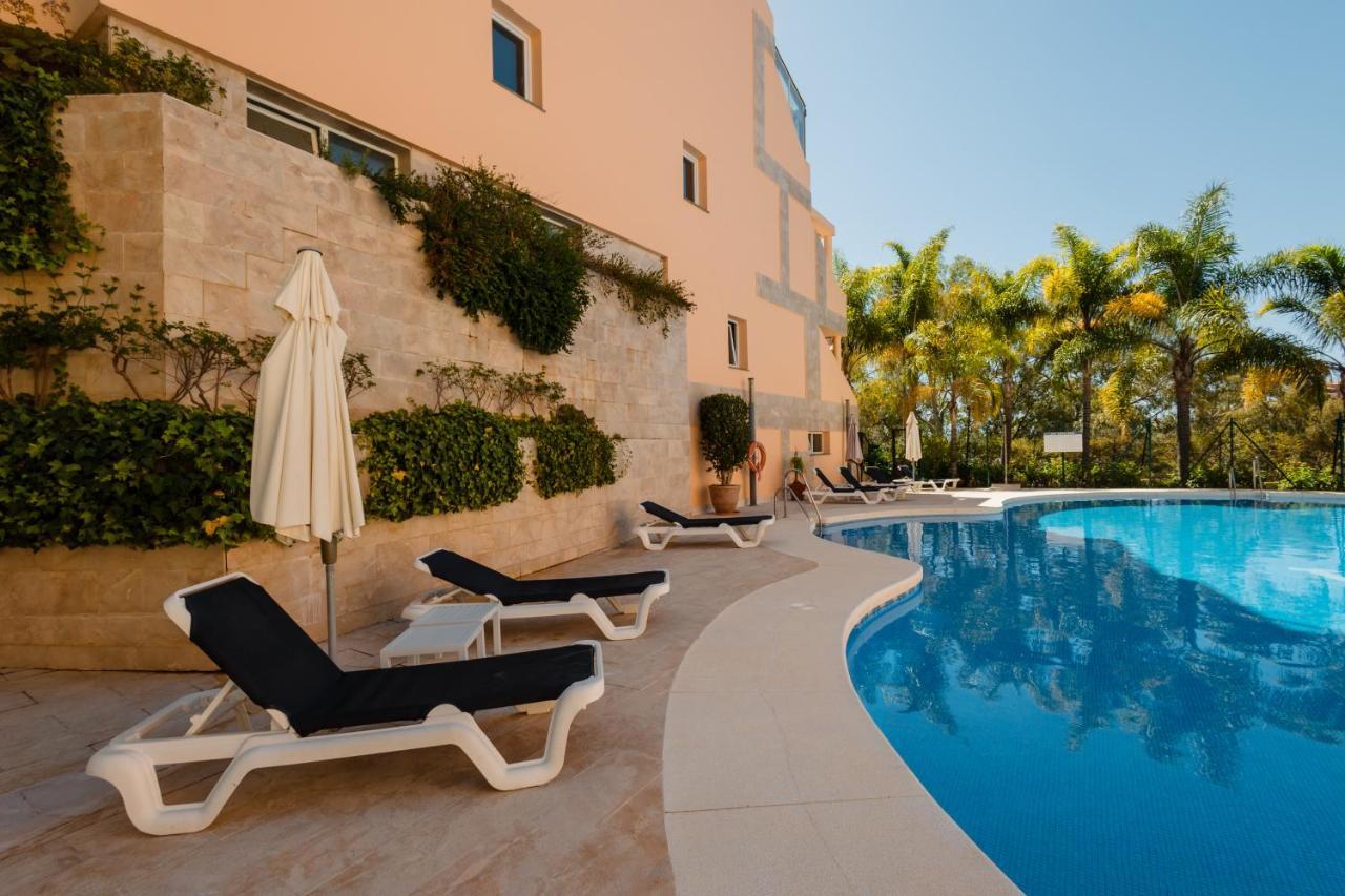Penthouse With Sea Views In Nueva Andalucia *