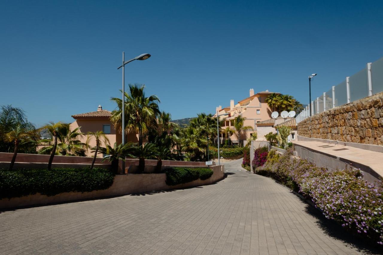 Penthouse With Sea Views In Nueva Andalucia Apartment *
