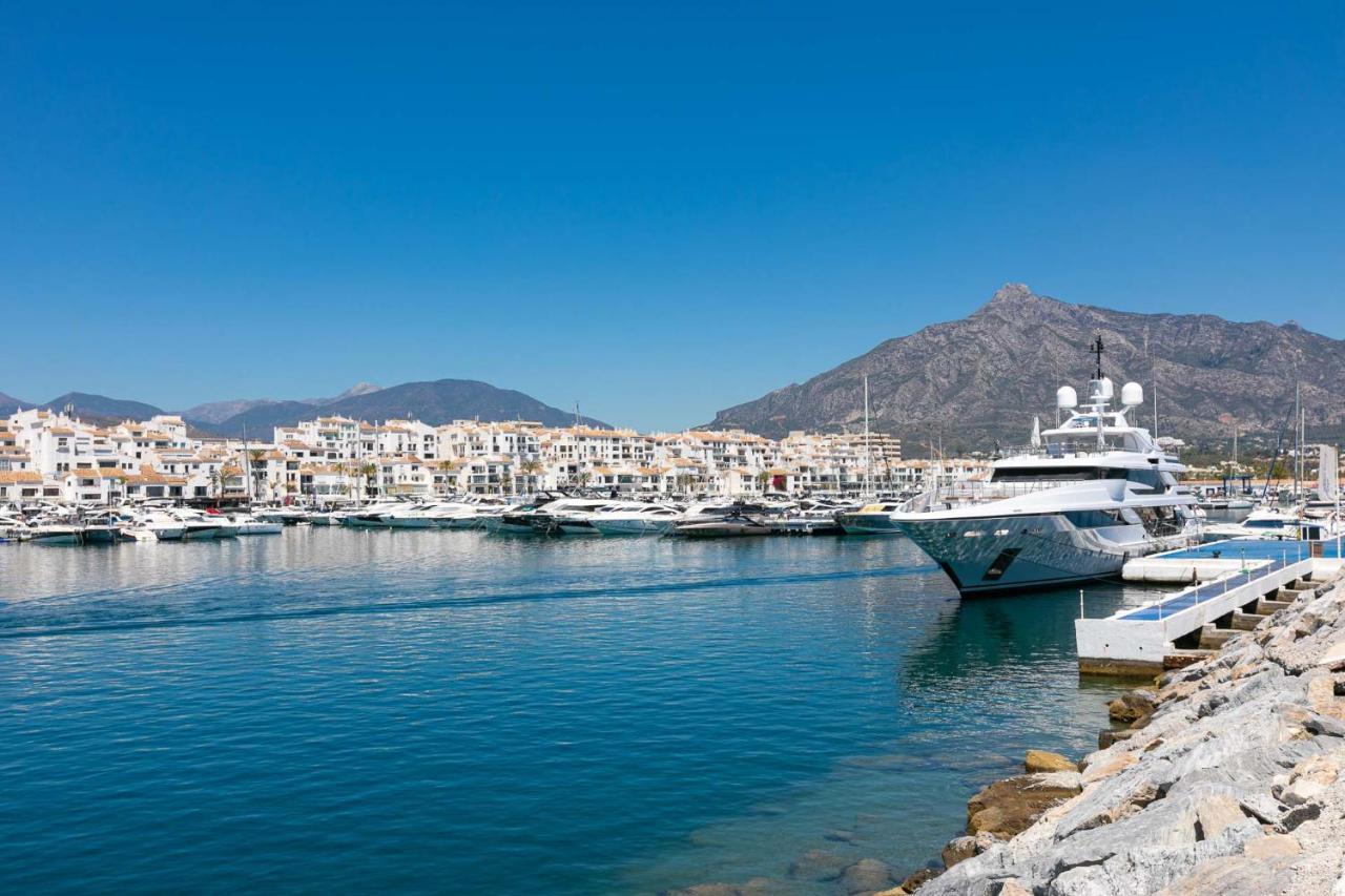 Puerto Banus, Marina Banus, 2br, 2bth, Pool, Parking, Marbella, 1j Apartment *