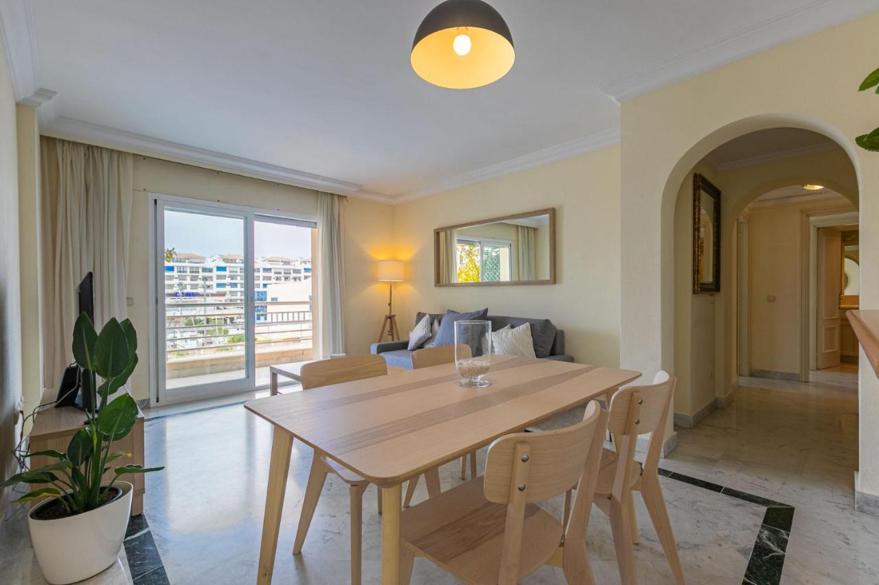 Puerto Banus, Marina Banus, 2br, 2bth, Pool, Parking, Marbella, 2h * Marbella