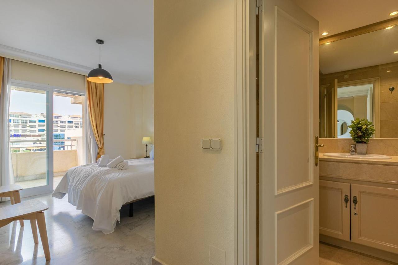Apartment Puerto Banus, Marina Banus, 2br, 2bth, Pool, Parking, Marbella, 2h Marbella