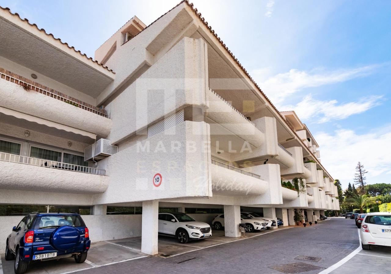 751, Renovated 2 Beedroom Apartment, Second Line Of The Beach, Wifi, Parkinging Marbella