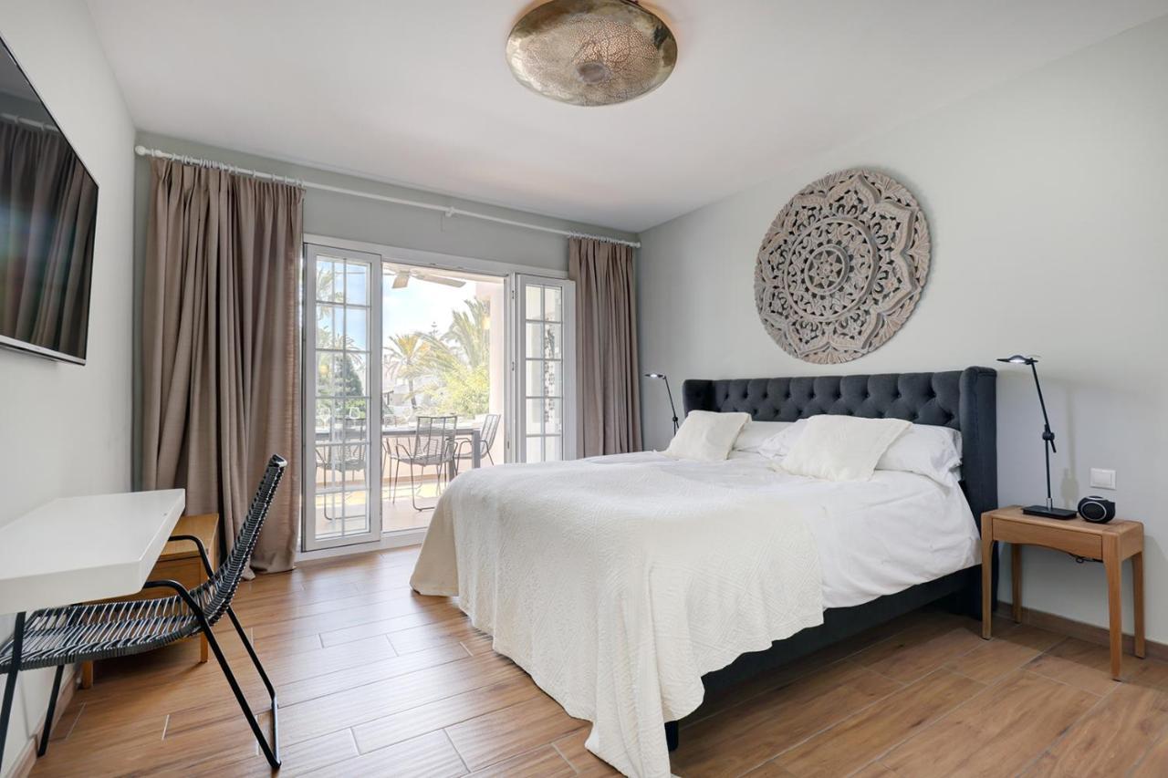Apartamento Luxurious In Puente Romano, *