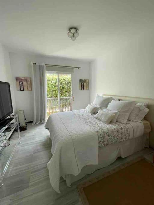 Luxurious 2br In Puerto Banus Apartment