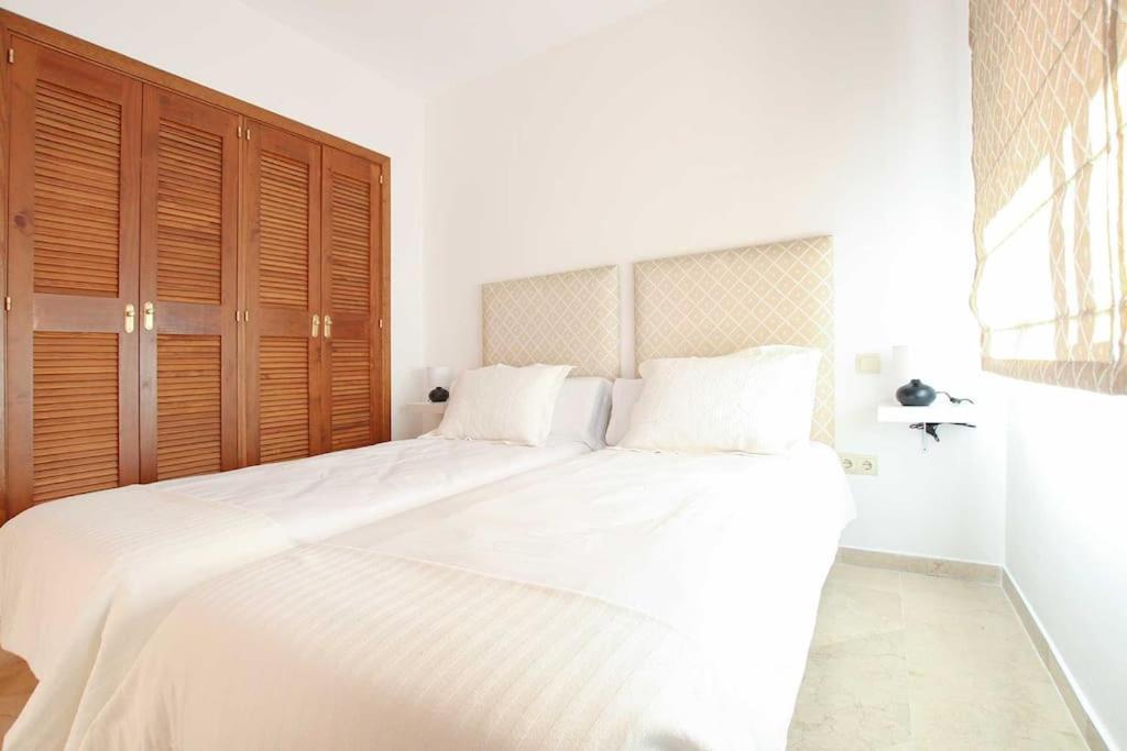 Apartamento Piso 4 Hab. - Elviria Playa Marbella