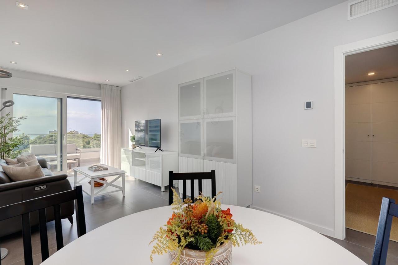 Appartement Brand New With Pool And Sea View In *