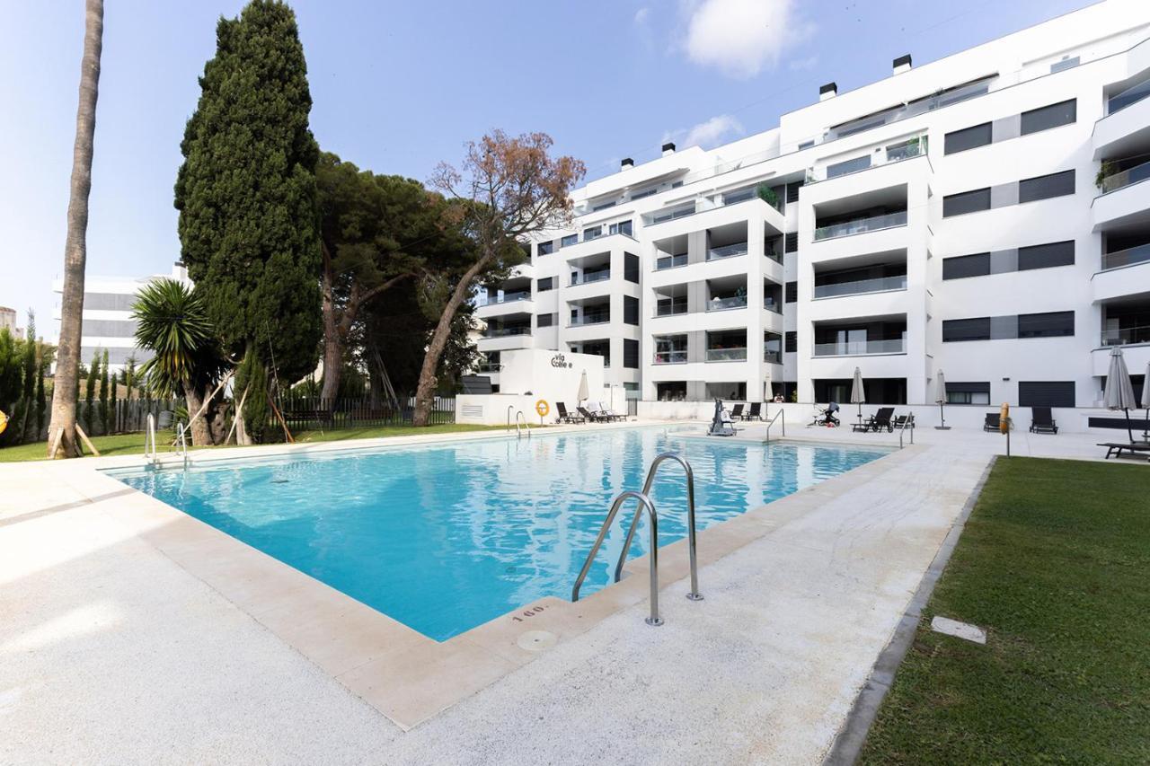 Brand New With Pool And Sea View In Appartement Marbella
