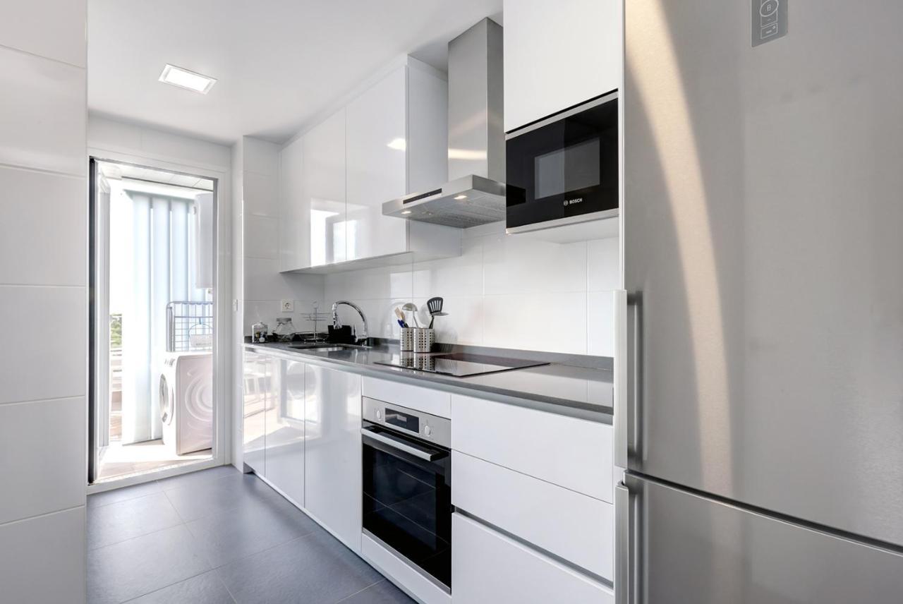 Brand New With Pool And Sea View In Appartement *