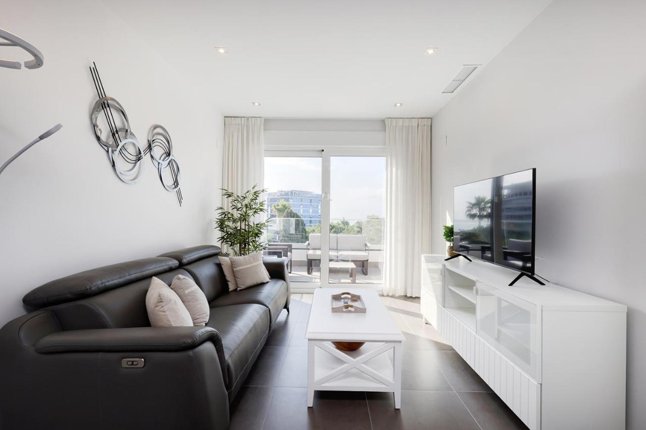 Brand New With Pool And Sea View In Marbella