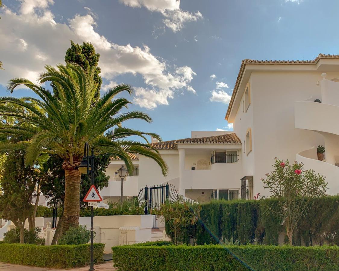 Luxury Apartm Brand Newswimming Poolgolf