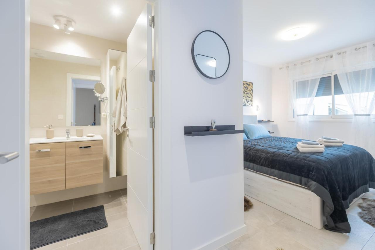 Luxury Brand New 2-bedroom Apartment, 3 Min Walk To The Beach! Appartement *