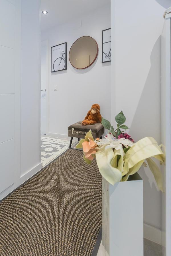 Luxury Brand New 2-bedroom Apartment, 3 Min Walk To The Beach!