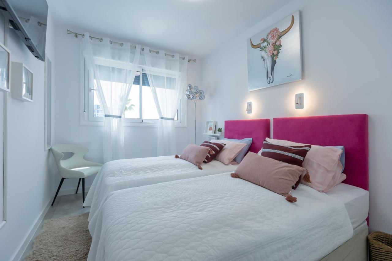 Luxury Brand New 2-bedroom Apartment, 3 Min Walk To The Beach! Appartement *