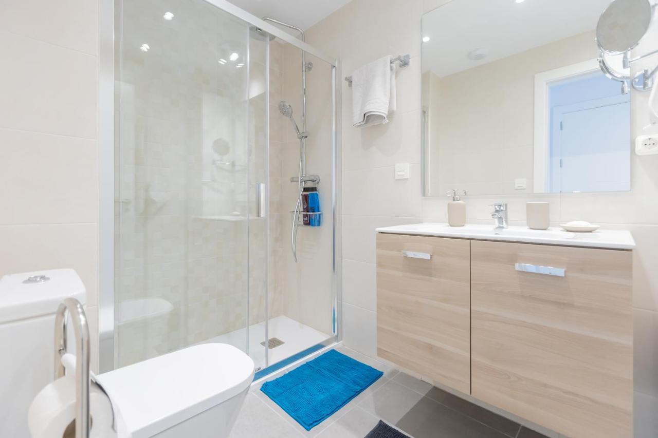 Appartement Luxury Brand New 2-bedroom Apartment, 3 Min Walk To The Beach!