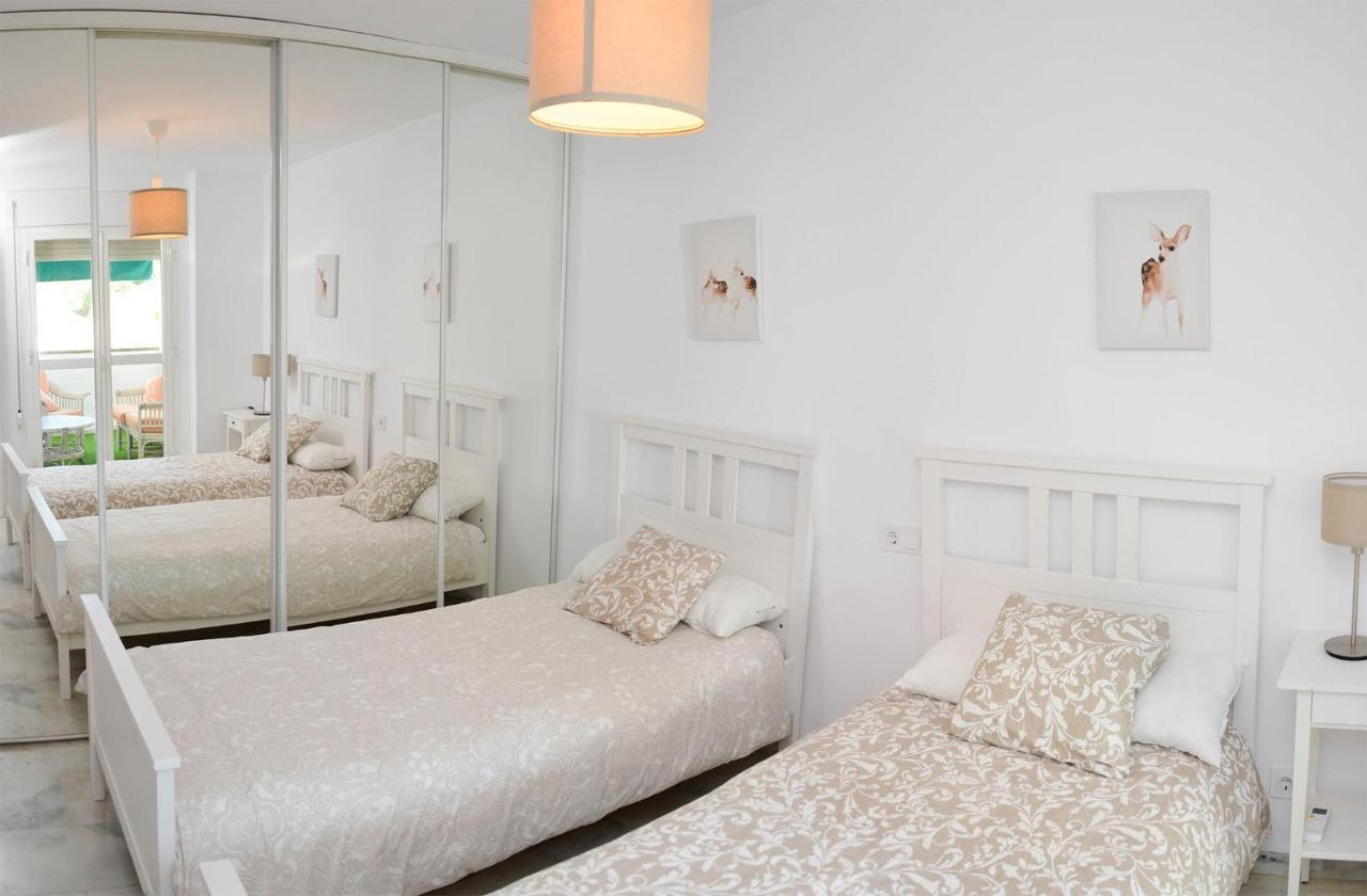 Casa 70, Duplex En Urbanizacion Lunamar By Laromanamarbella Appartement