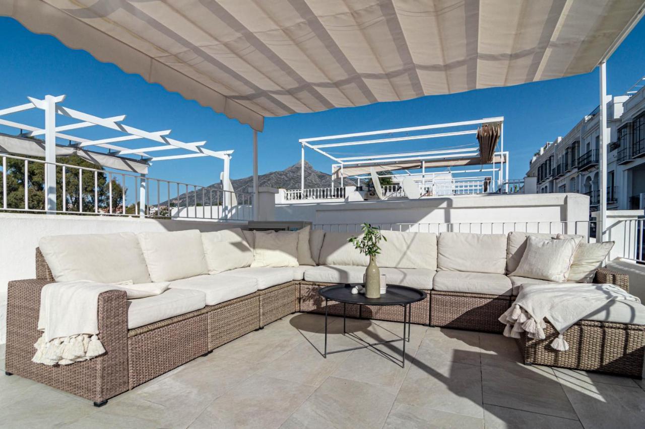 Stunning 2 Bedroom Townhouse With Serene Terrace And Charming Mountain Views