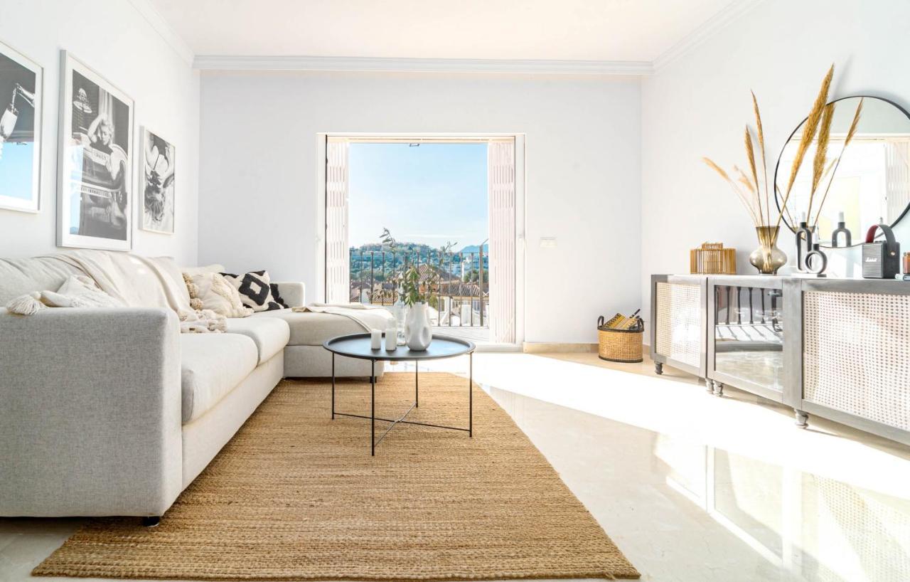 Holiday home Stunning 2 Bedroom Townhouse With Serene Terrace And Charming Mountain Views