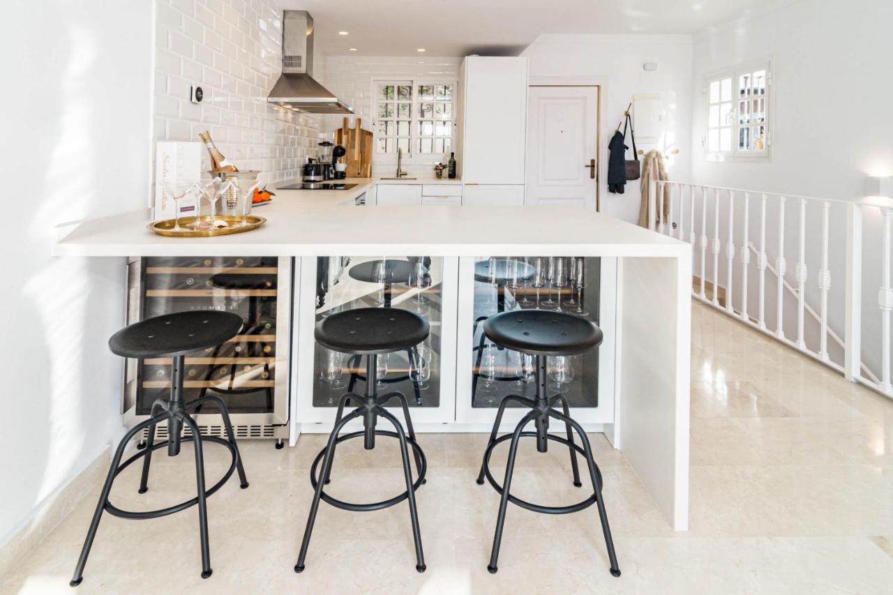 Stunning 2 Bedroom Townhouse With Serene Terrace And Charming Mountain Views Holiday home