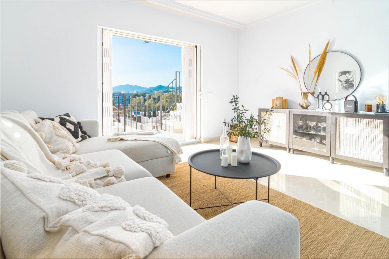 Stunning 2 Bedroom Townhouse With Serene Terrace And Charming Mountain Views