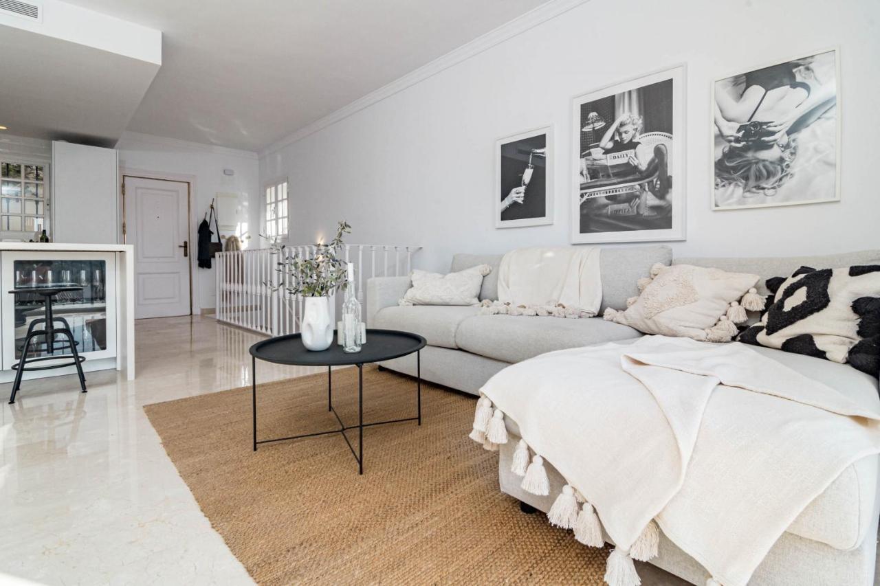 Holiday home Stunning 2 Bedroom Townhouse With Serene Terrace And Charming Mountain Views