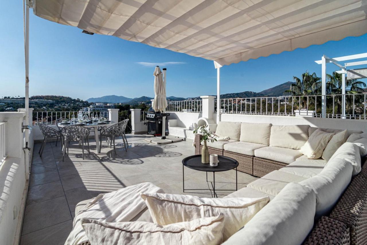 Stunning 2 Bedroom Townhouse With Serene Terrace And Charming Mountain Views Holiday home