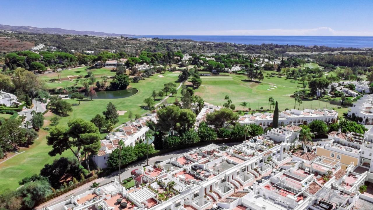 Stunning 2 Bedroom Townhouse With Serene Terrace And Charming Mountain Views Marbella